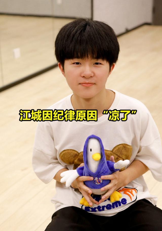 贝博体育-斯诺克小组赛,皖南铁骑队与庐州海豚队鏖战,VAR改判成焦点!赛场纪律更严谨的简单介绍