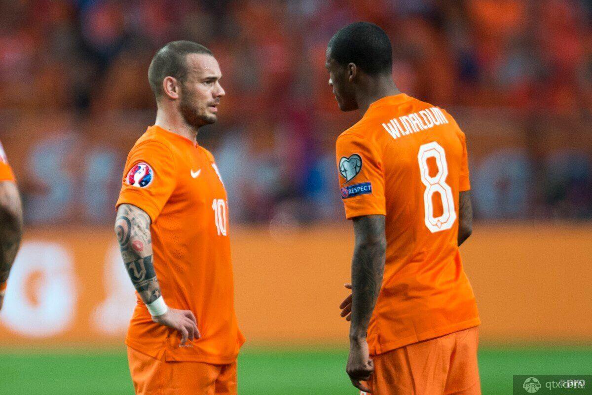 BBSPORTS- 费耶诺德发布备战花絮,清晨迎来里程碑,足总杯任务艰巨,控场能力受关注