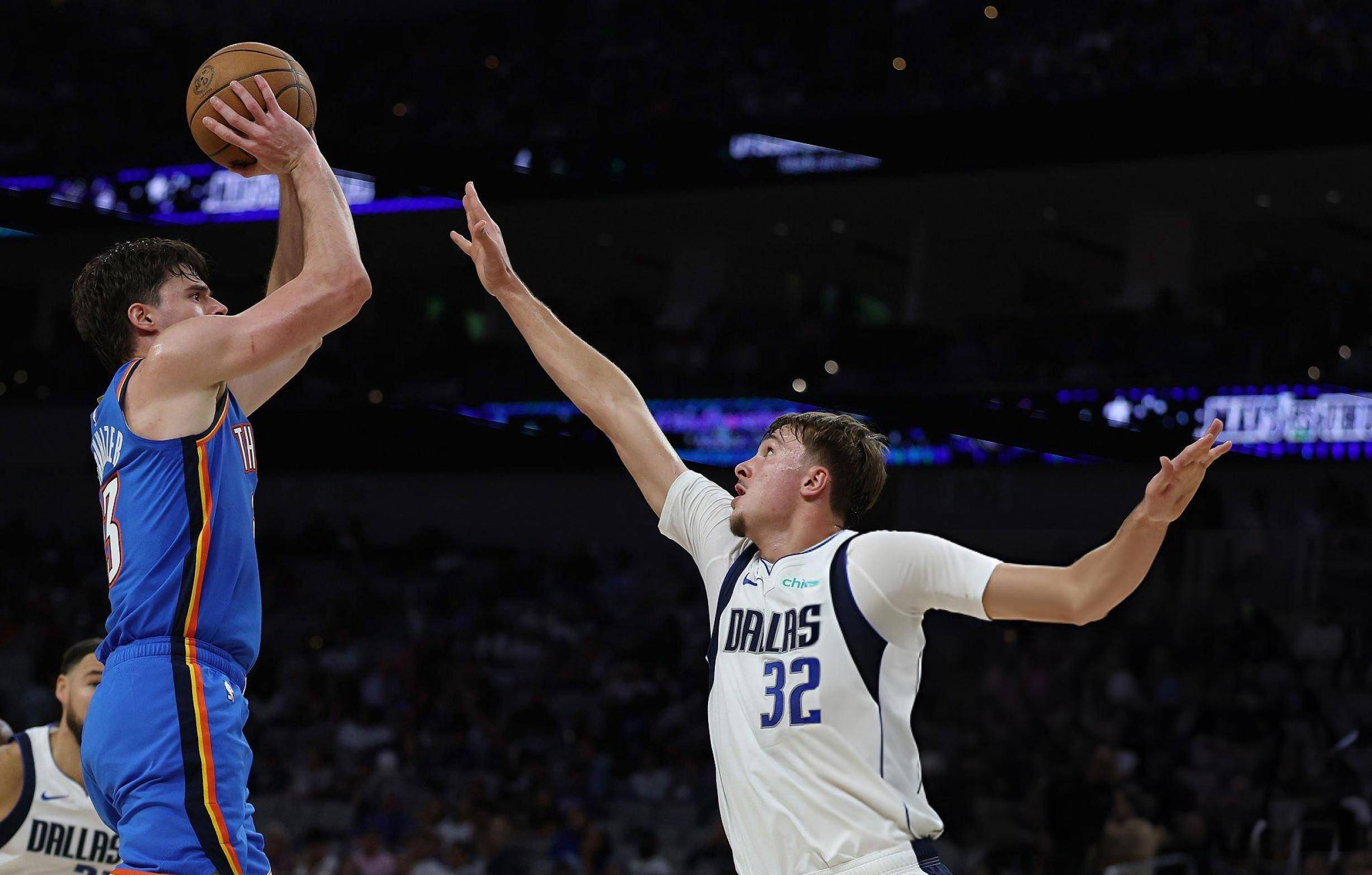 BB体育-包含Rookie在独行侠比赛中高光表现，赛事规则更新引发热议！的词条