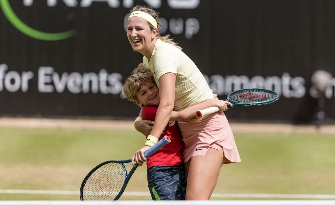 包含阿扎伦卡迎来五赛季高光表现，RNG球迷沸腾！的词条