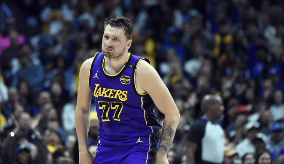 BBSPORTS-东契奇连续十场比赛得分超过挺进下一轮,湖人挑战极限!的简单介绍