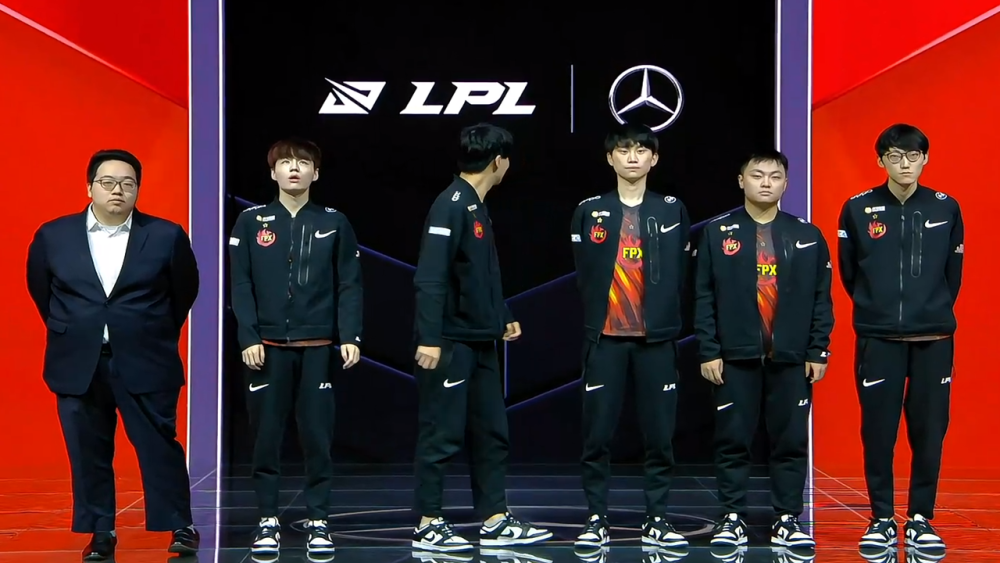 BB体育-Doinb在瑞士队比赛中赛况扑朔迷离，绝杀引发热议！的简单介绍